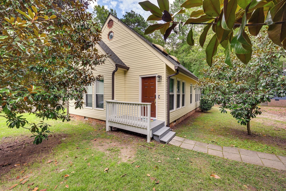 Game Room + Yard: Updated House in Chester!