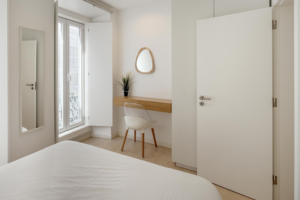 Downtown Modern Apartments I by Homing