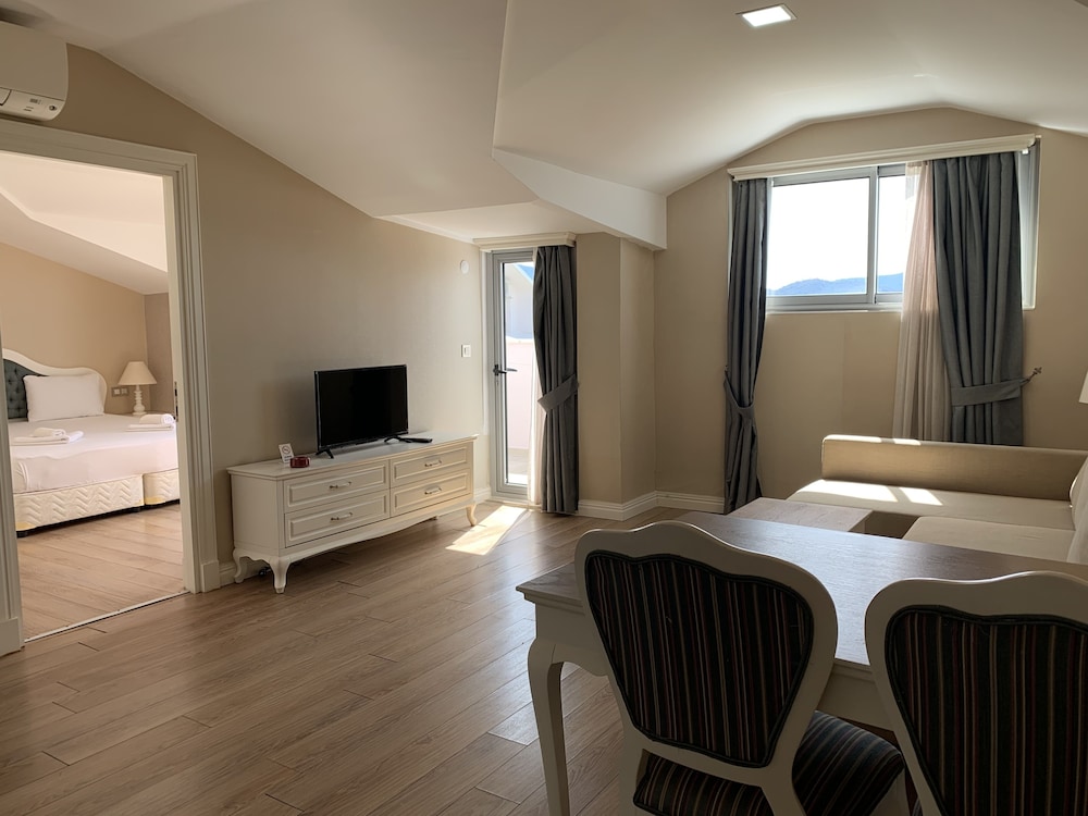 Daphne Residence - Image 60