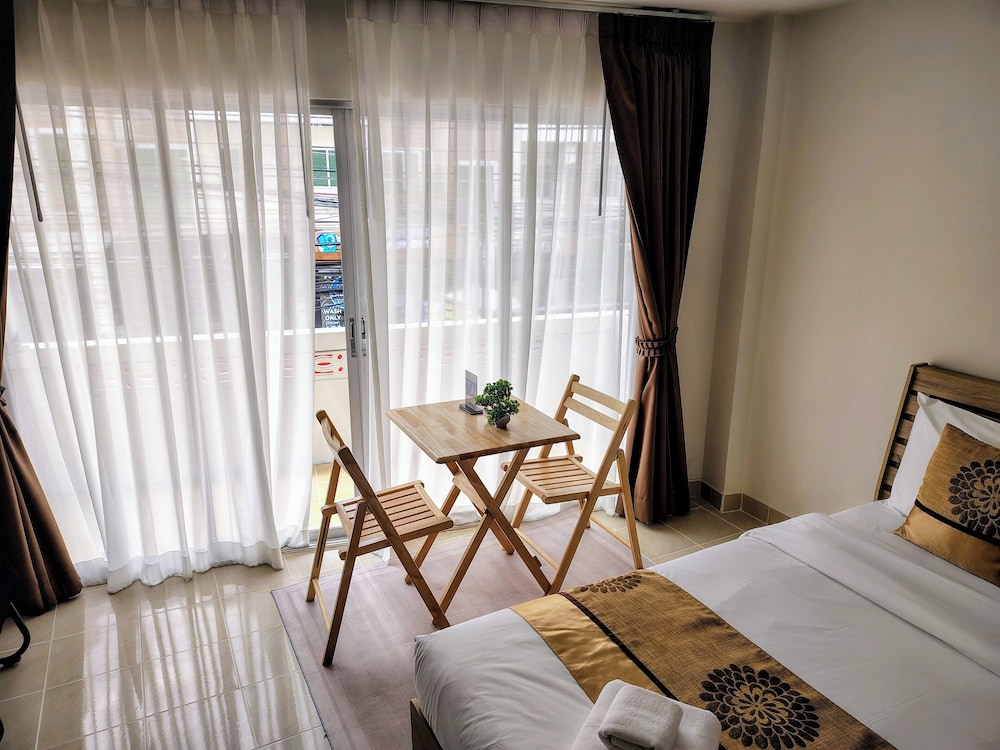 Amai Pancakery and Residence