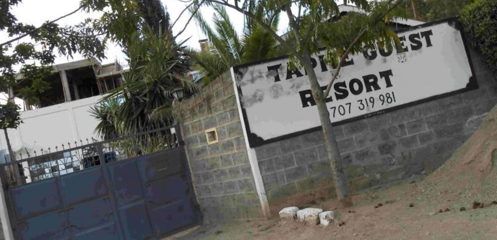 Taphe Guest House Resort