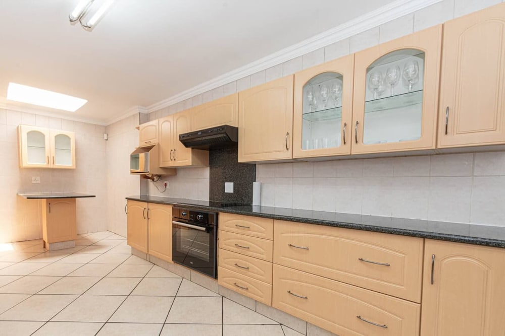 Super Spacious Fun Home! With Pool, Den and Bar