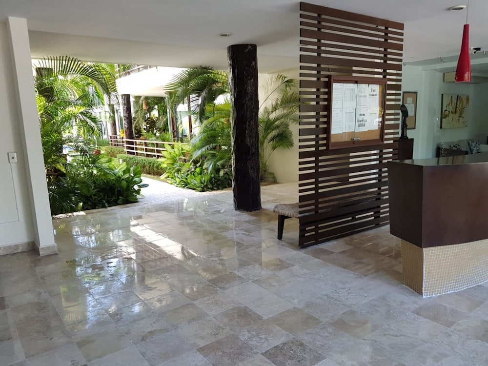 Radiant 2BR PH in private location by Happy Address