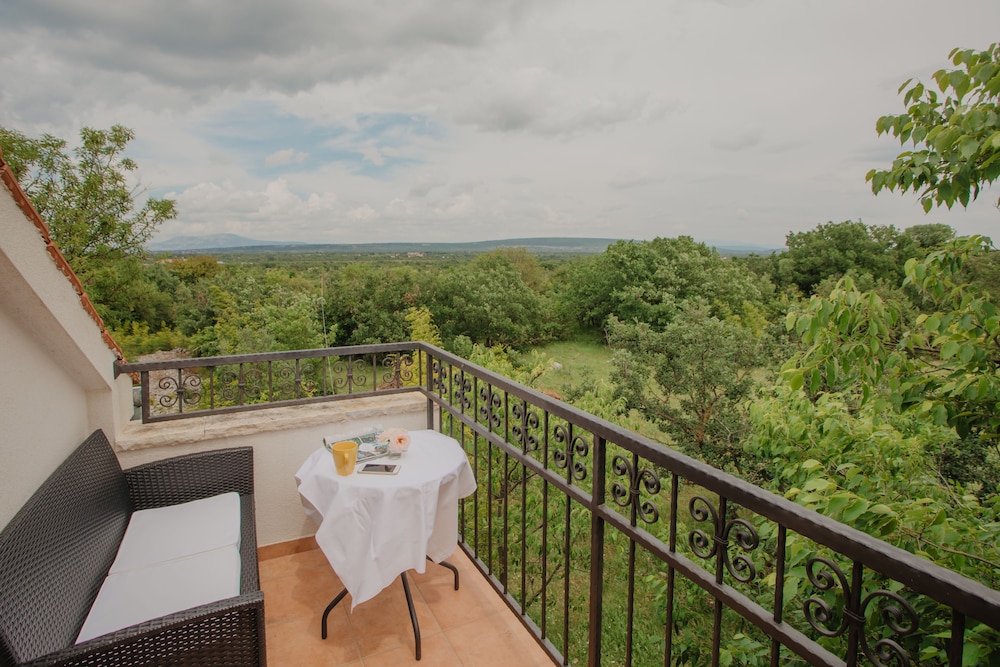 Kalpić Suites & Villa