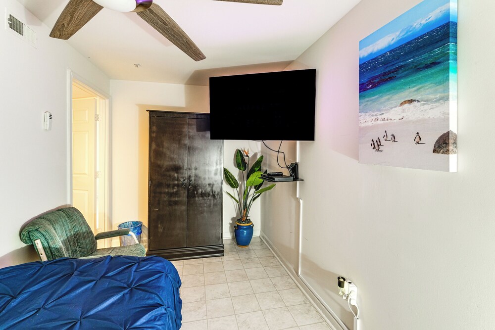 8 Mi to Dtwn Silver Spring: Convenient Condo