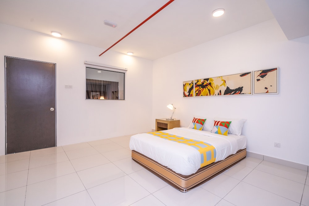 OYO Home 89596 Amazing 2br 3 Towers