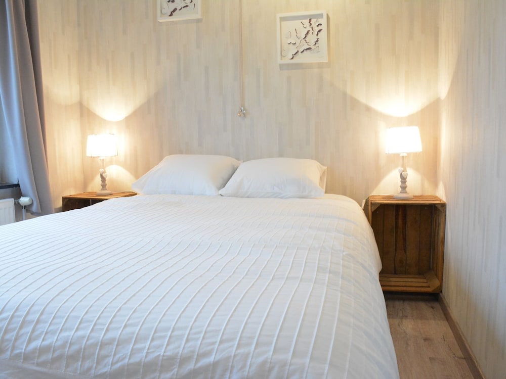 Luxurious Holiday Home in Hamoir With Terrace