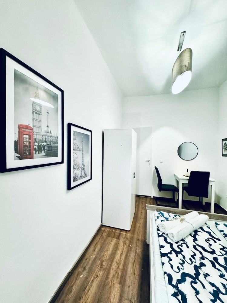 5BR Apt For 10 Walk to Kaufpark Alterlaa