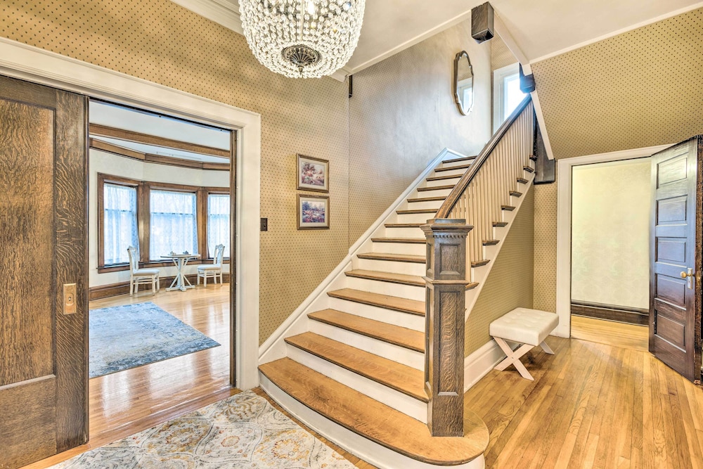 Cadillac Vacations - Historic Cadillac Home: Walk to Lake  Downtown! - Property Image 12