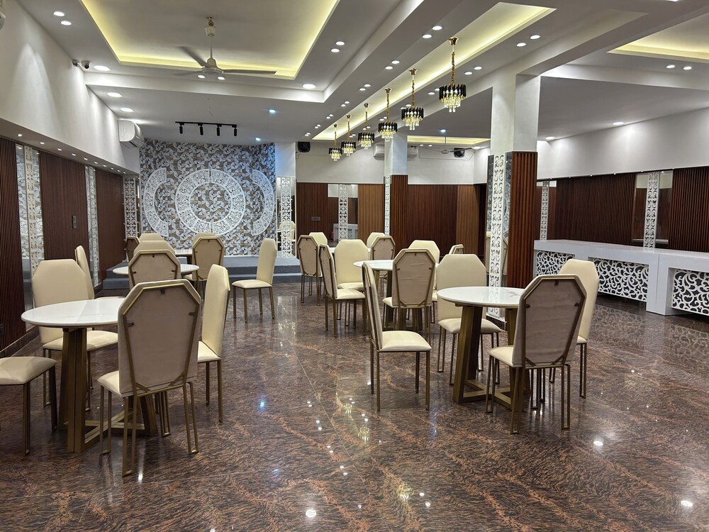Hotel Future Inn and Banquet