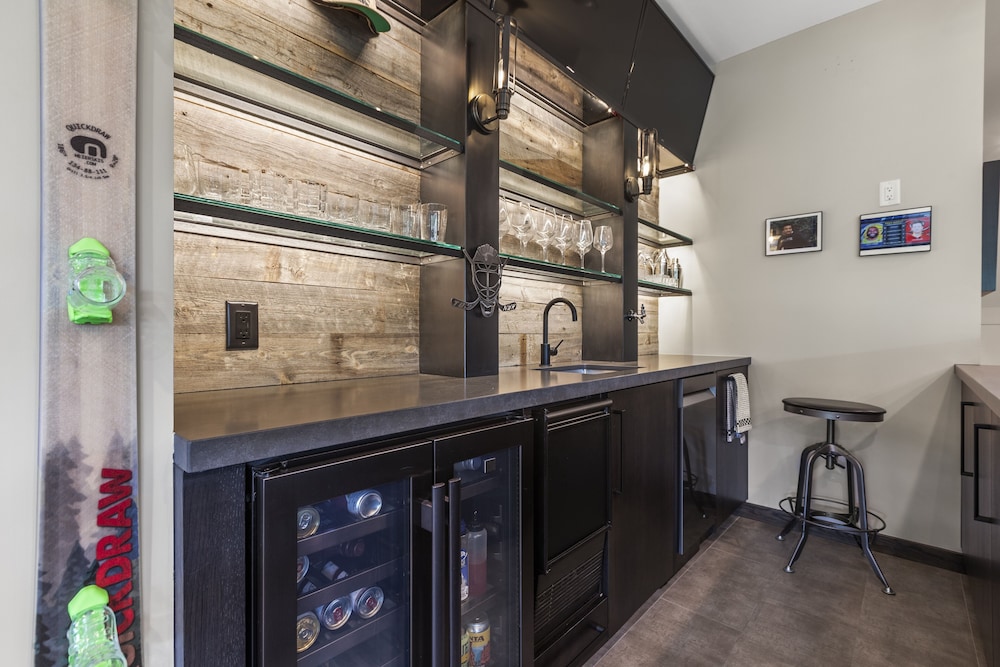 Nine Peaks 4 Bedroom Home