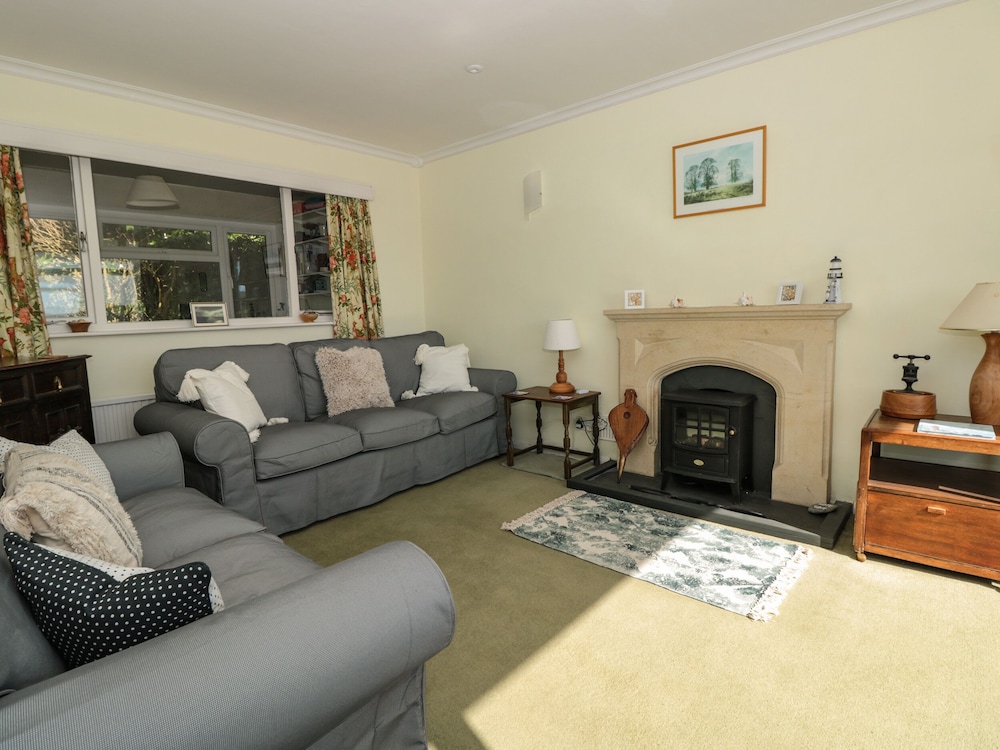 33 Weymouth Park