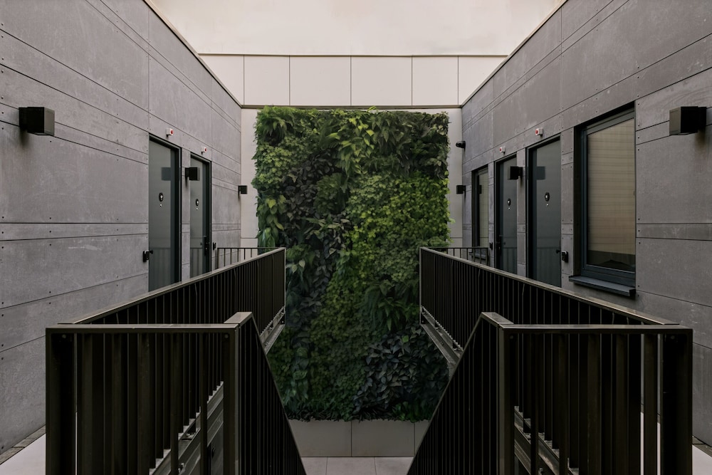 Hotel Sonder Rose - Image 1