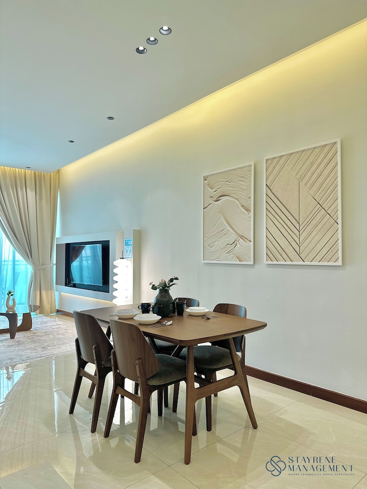 Paragon Suites CIQ By Stayrene