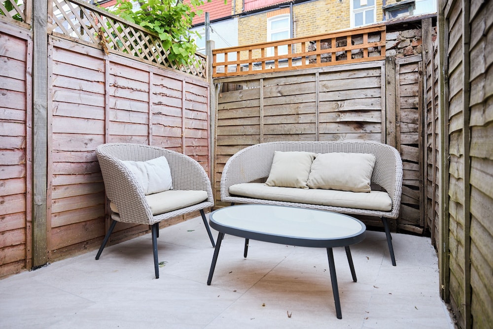 The Earlsfield Flat