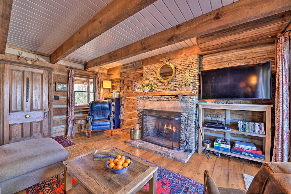 Cabin Near Boone w/ Hot Tub  Mountain Views - Property Image 29