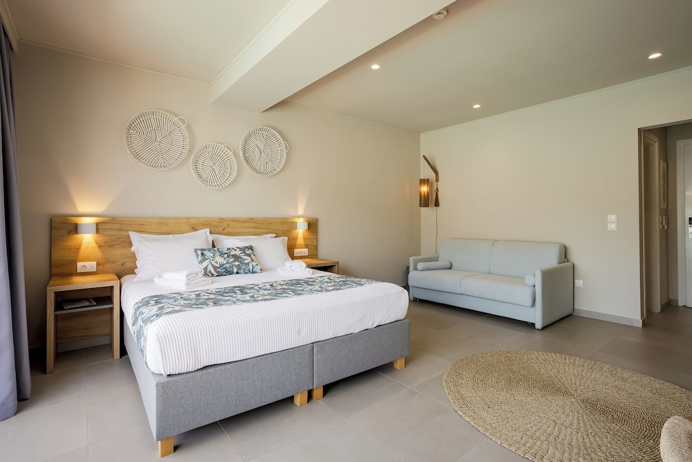 Sarpidon Suites photo 2