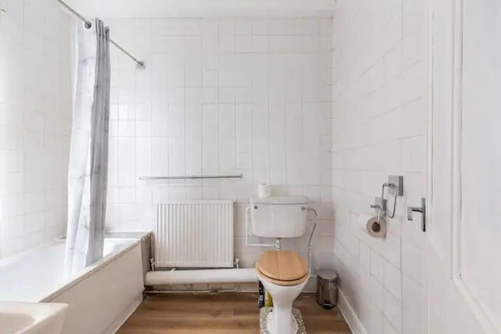 Cheerful Maisonette in the Heart of Orrell Park