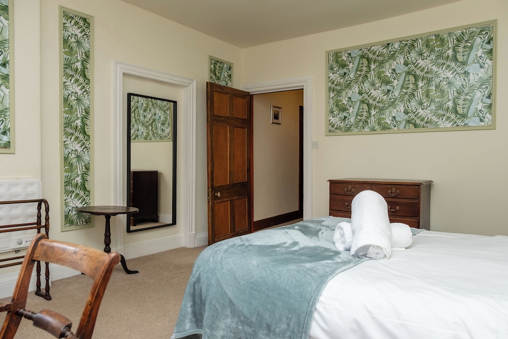 Watermouth Castle, Penn-curzon Apartment
