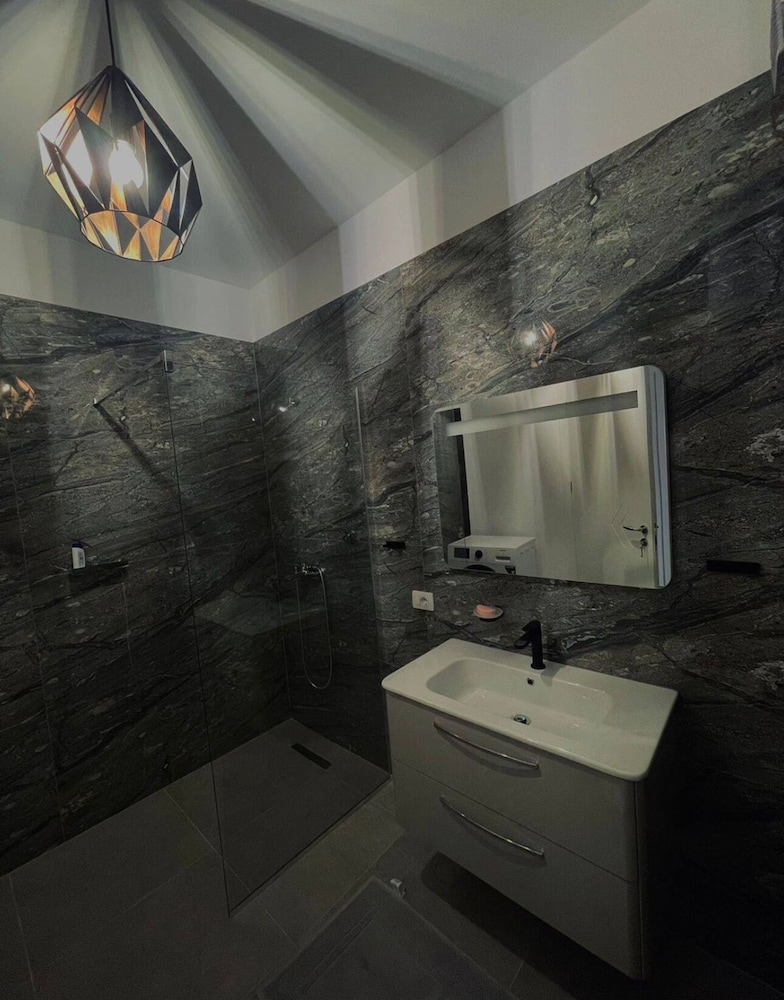 Saranda Exclusive Apartment 3