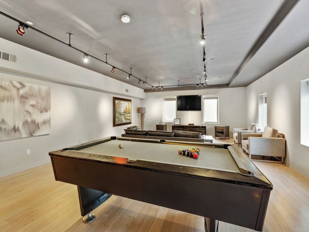 Robmar Mansion - Beverly Hills Mediterranean Estate With Pool & Sport Court