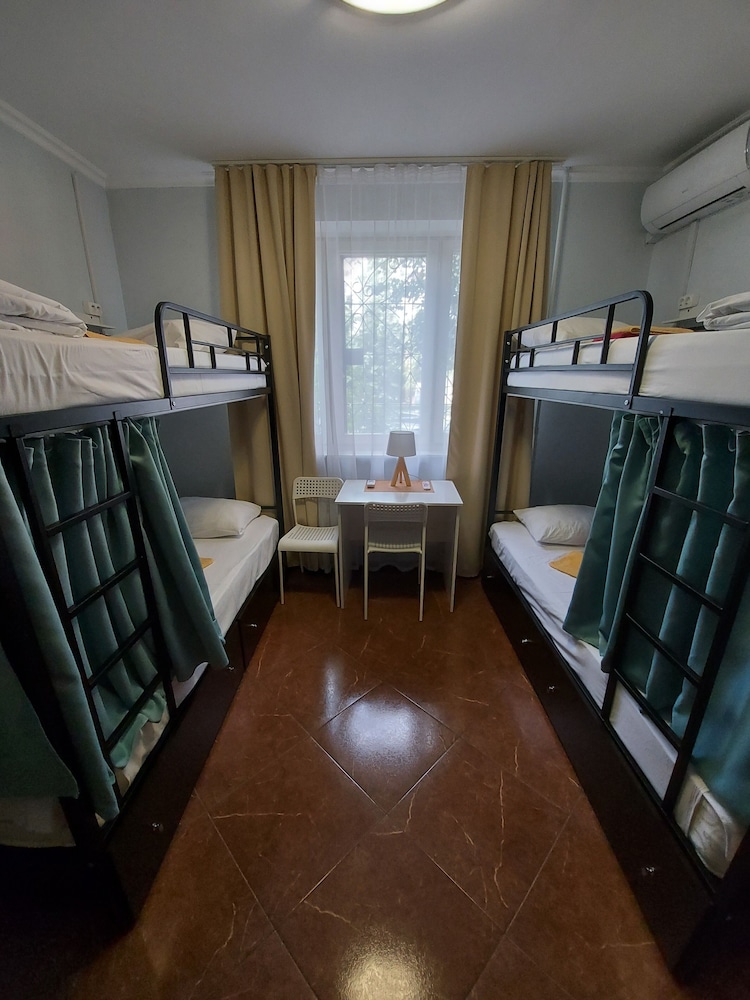 Christal - Hostel
