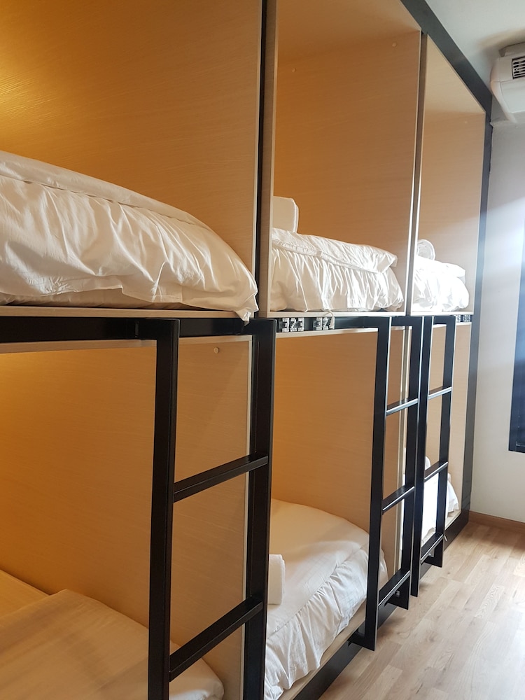 Bed To Bangkok - Hostel