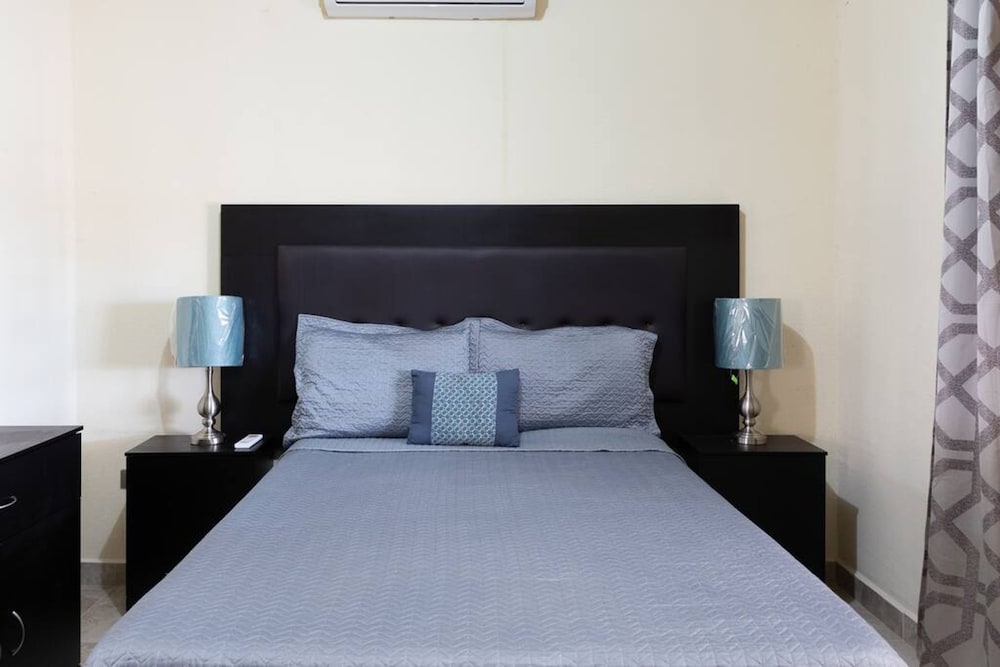 Apartment With Excellent In-town Location 1