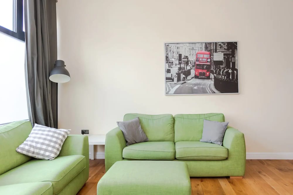 Stylish 2 Bedroom Apartment in Greenwich