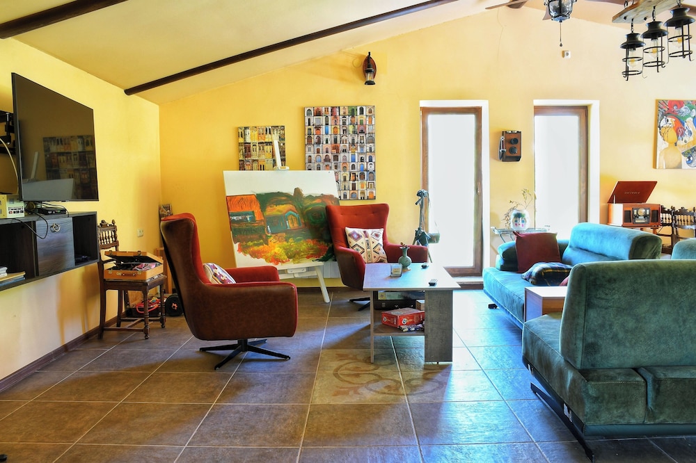 Levon's Dom