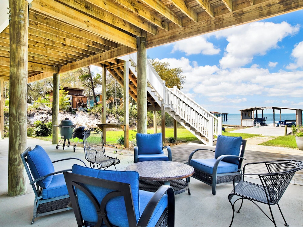 Bay Dream Believer by Southern Vacation Rentals