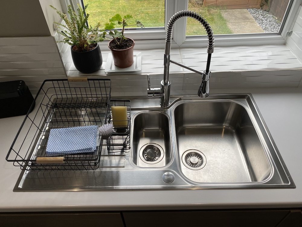1 bed - Sleeps3 - Free Parking - 5 min to Centre view 3