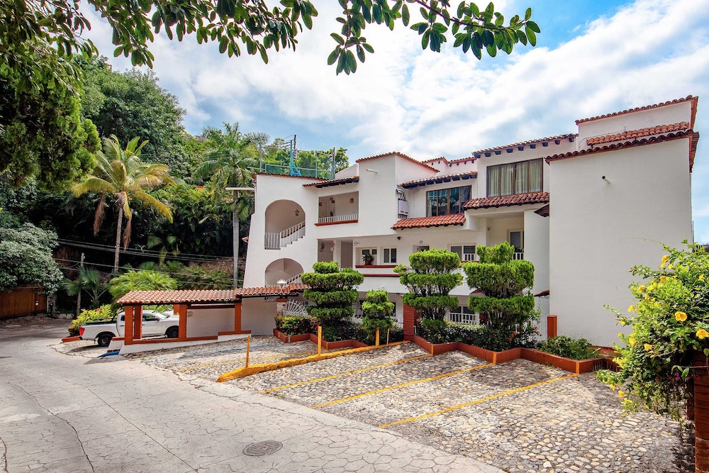 WIVC Alta Vista Condo - Stunning Views, Close to the Beach & Romantic Zone view 2