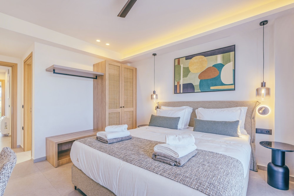 Villa Luxury Heaven - With Heated Pool