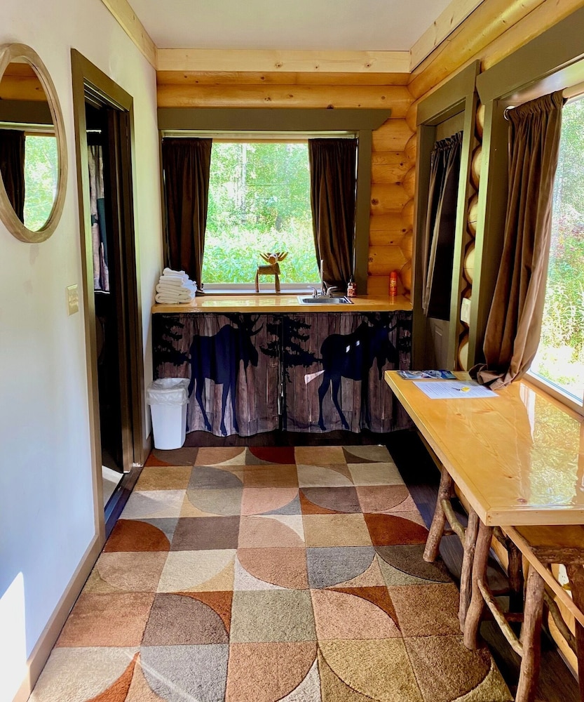 Meandering Moose Lodging