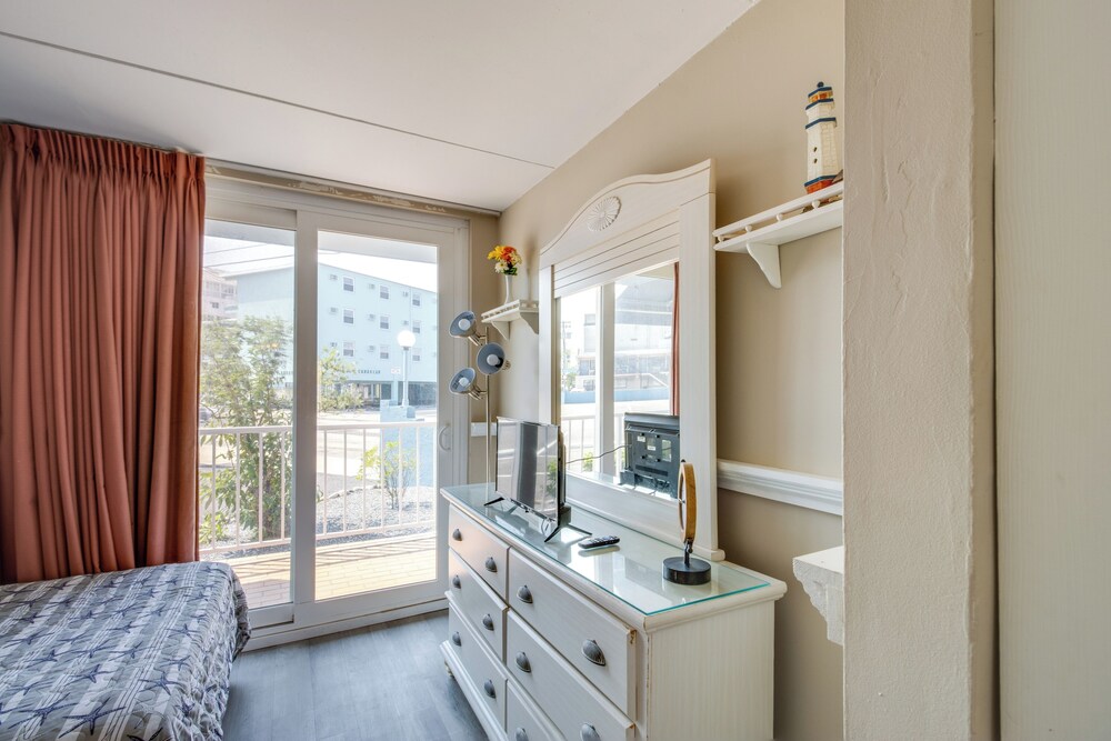 Walk to Wildwood Boardwalk: Family-friendly Condo!