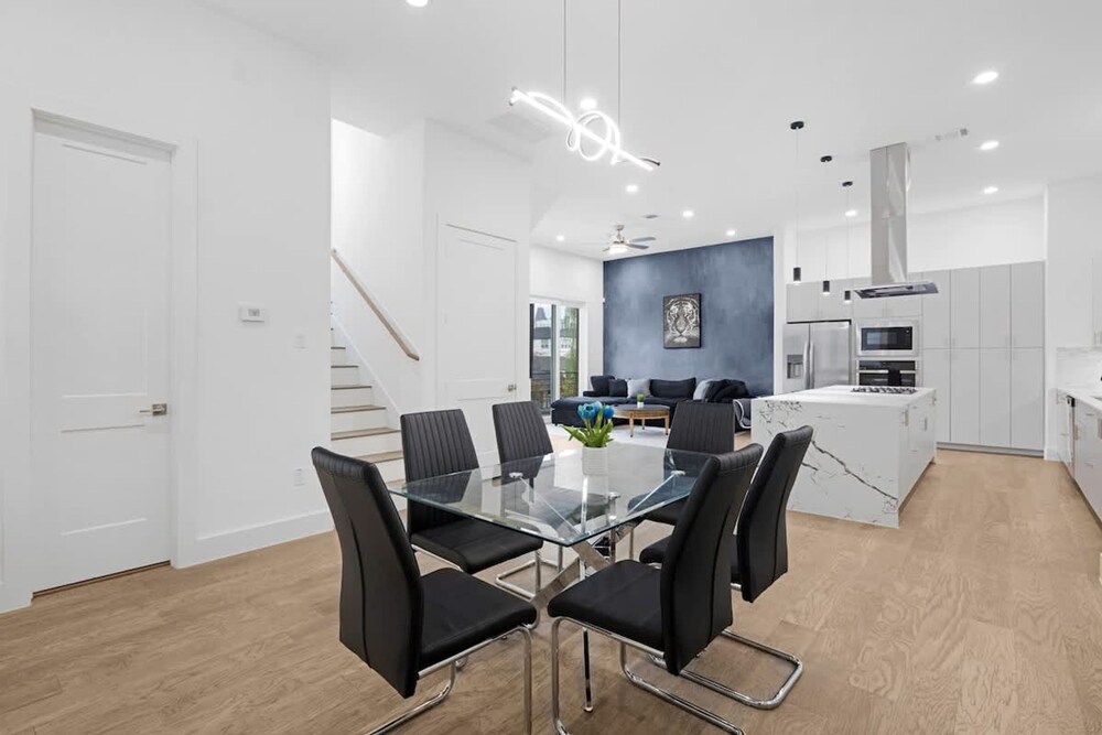 Newly Built Modern 3 Bedroom Houston Home