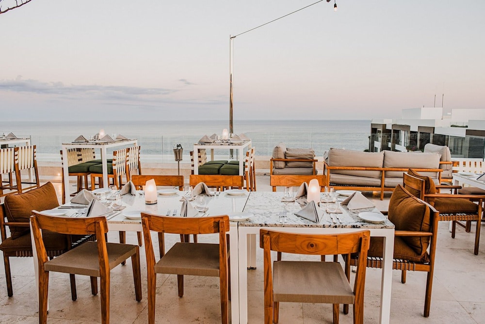 2BD Oceanview Suite Garza Blanca Cabo