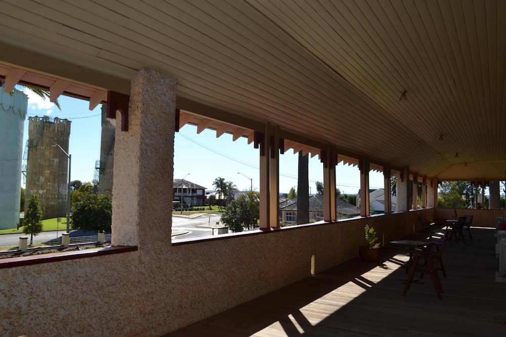 Historic Hydro Motor Inn