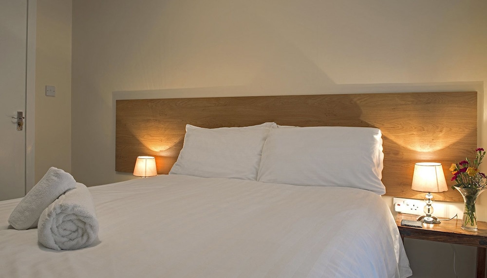 Cargo Cafe Apartments