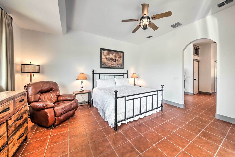 'ladera' Wimberley Estate on 13 Acres w/ Hot Tub view 2