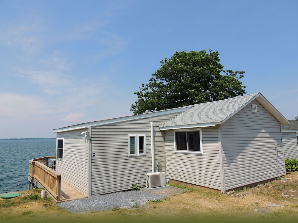 Angel Rock Waterfront Cottages and Vacation Homes