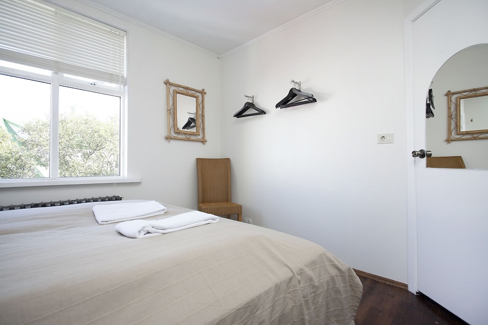 Thomsen Apartments view 2