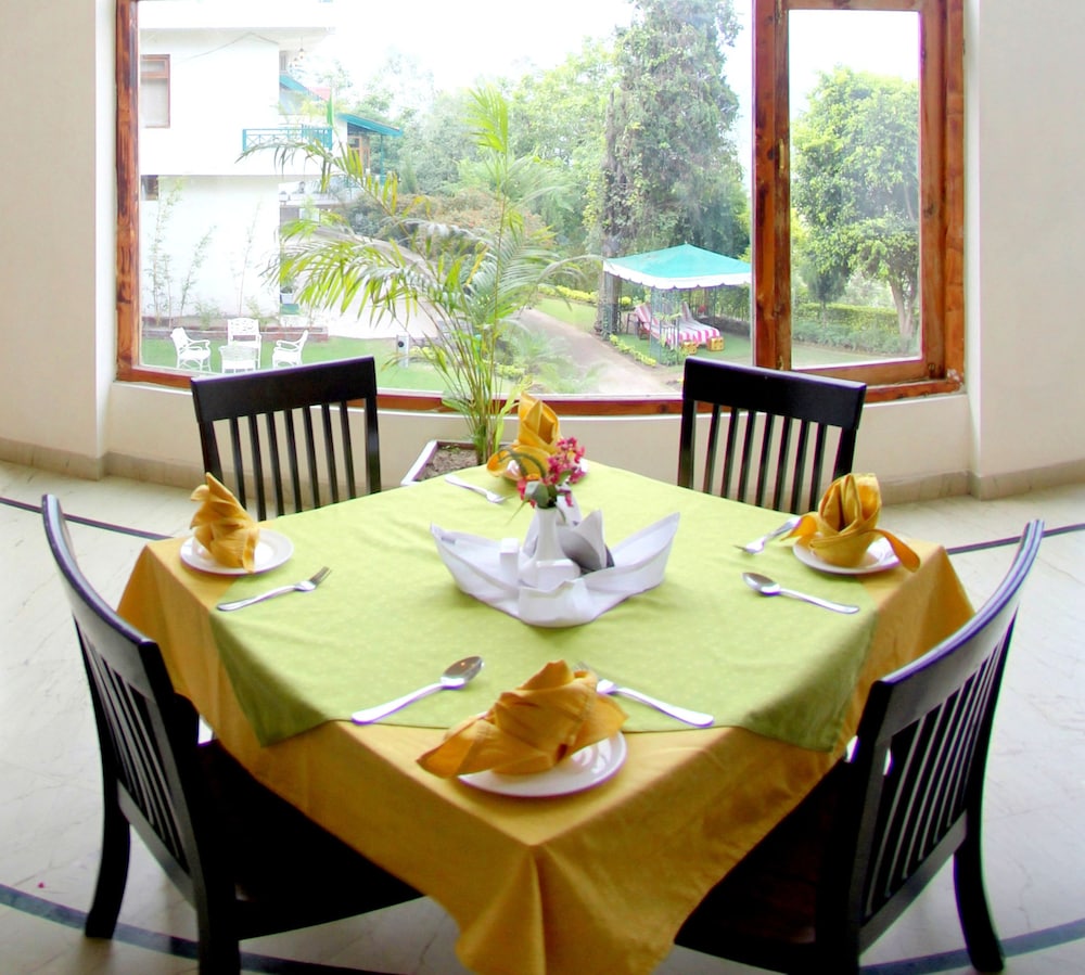 Alcor Spa Resort Kasauli
