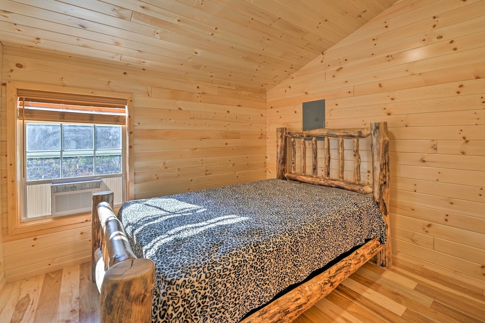 Unadilla Cabin on 50 Acres + Fire Pit & Creek view 5