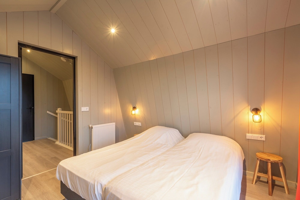 Spacious 22 Persons Holiday Home in Callantsoog