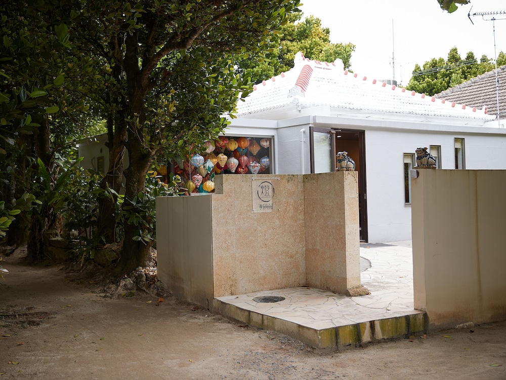 ADAN RESORT -LANTERN-