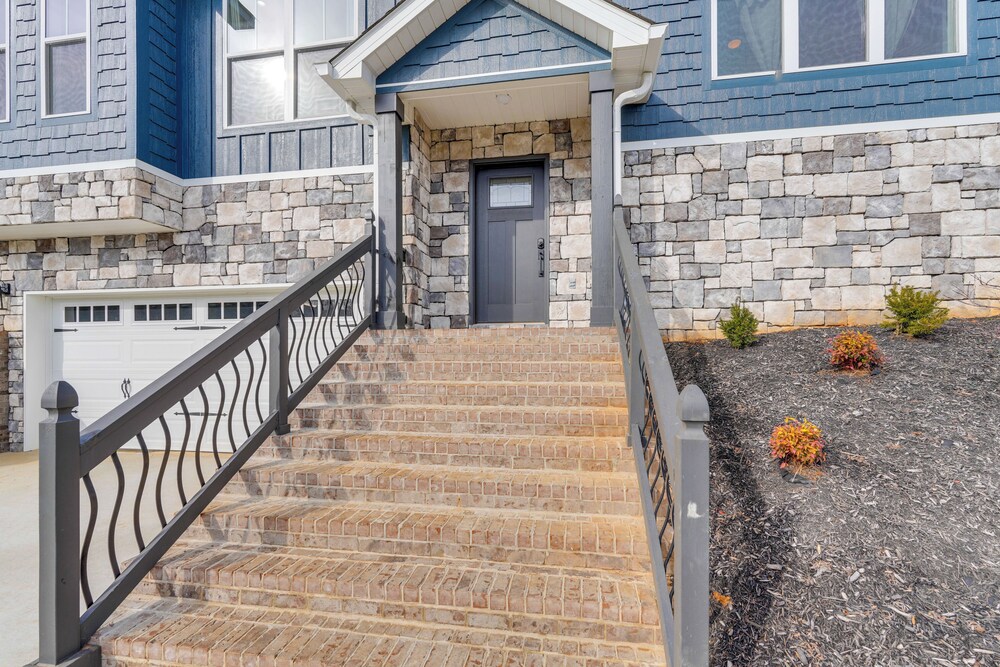 Cherokee Lake Retreat w/ Views in Morristown!