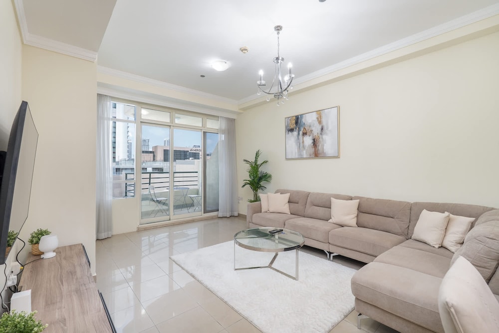 1 Bedroom in Marina With Stunning Ain Dubai View