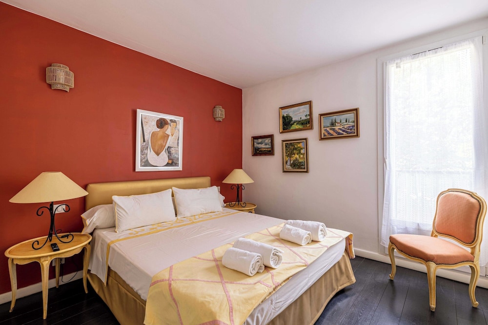 Splendid Flat in the Heart of Saint-tropez With Parking - 2br/4p view 3